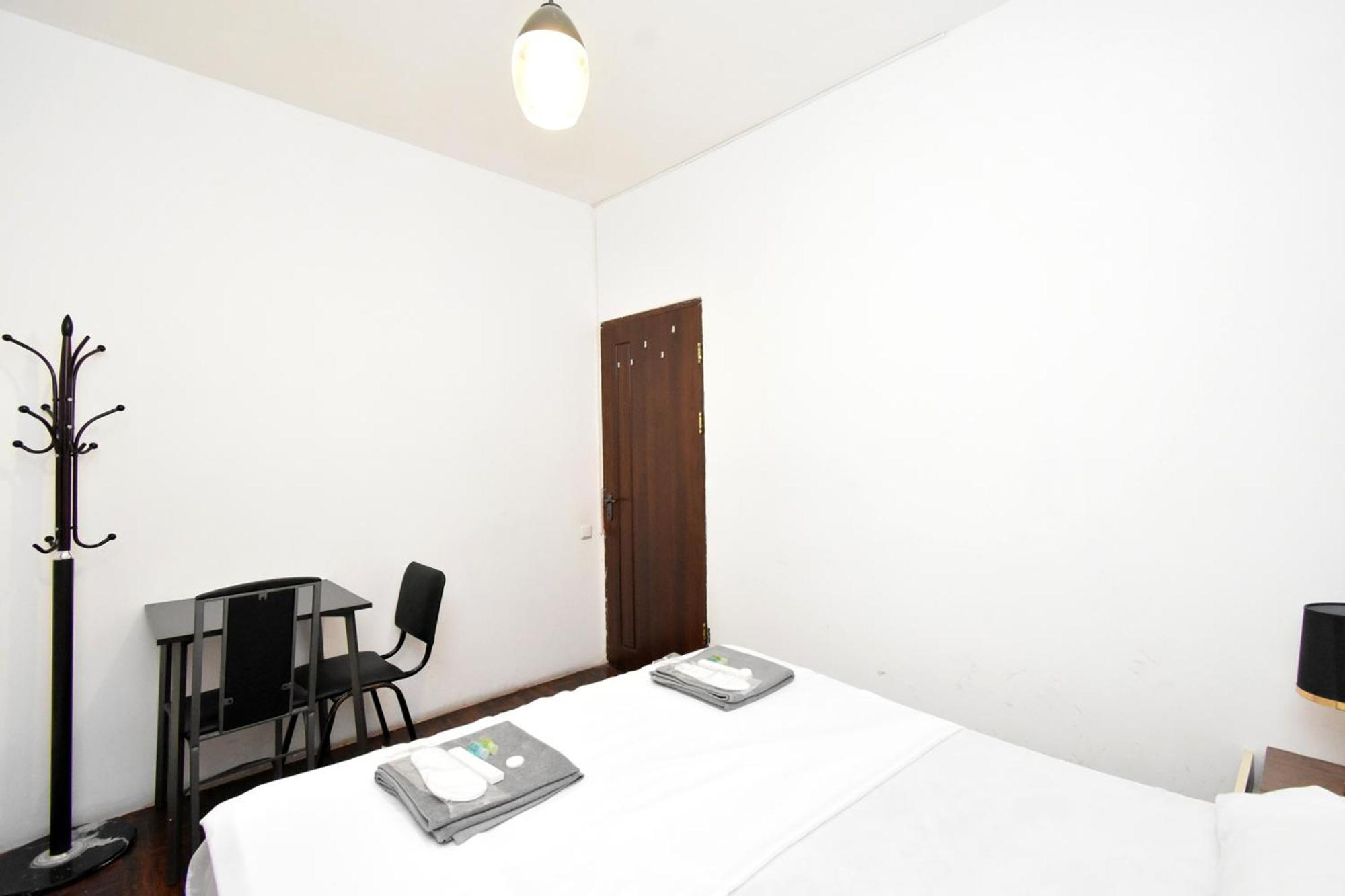 Aaa Hotel Yerevan Exterior photo